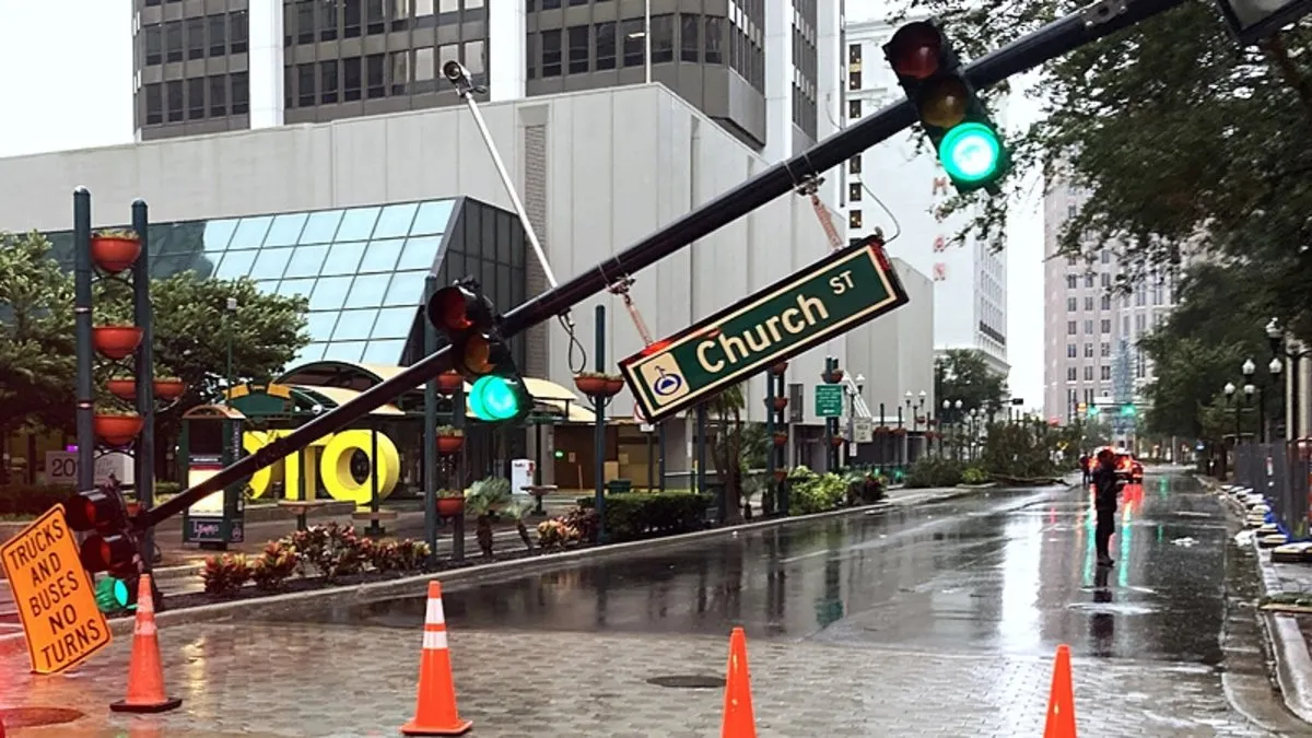 ABD’de Milton Kasırgası yıkıp geçiyor! 2.6 milyon kişi karanlıkta kaldı