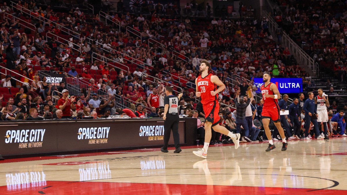 Alperen Şengün’den double double performansı! Maça yine damga vurdu