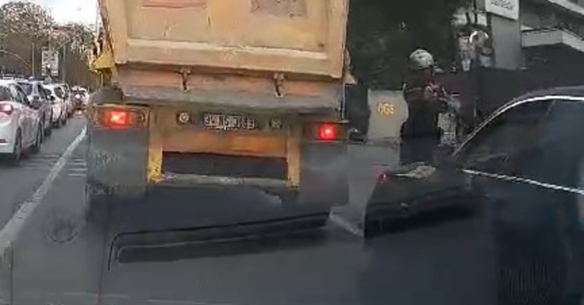 İstanbul trafiği, polisten kaçan zanlıyı yakalattı
