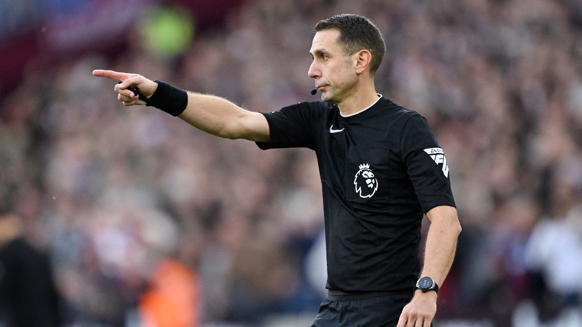 Liverpool’a küfreden hakem David Coote’un lisansı askıya alındı