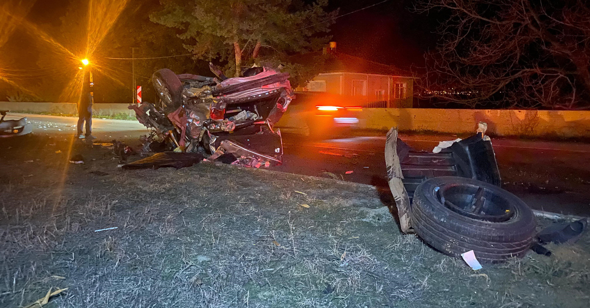 Tokat’ta otomobil traktöre çarptı: 5 yaralı