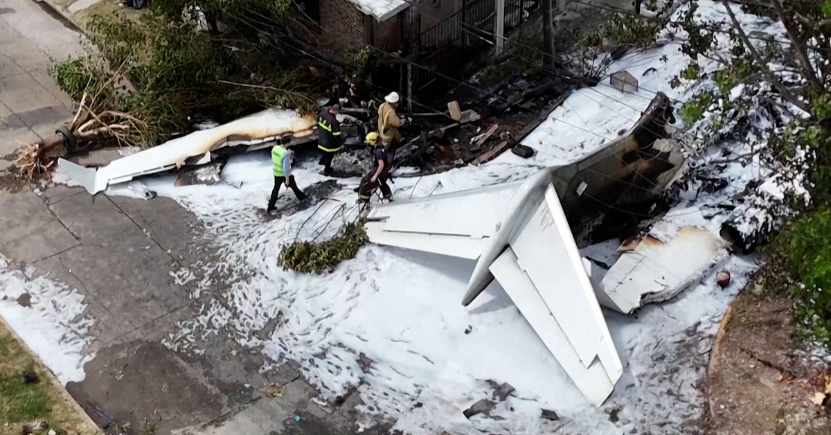 Arjantin’de özel uçak yerleşim yerine indi, 2 kişi hayatını kaybetti