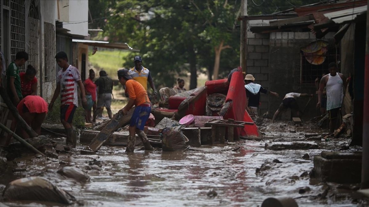 Ekvador’da meydana gelen selde 2 kişi öldü