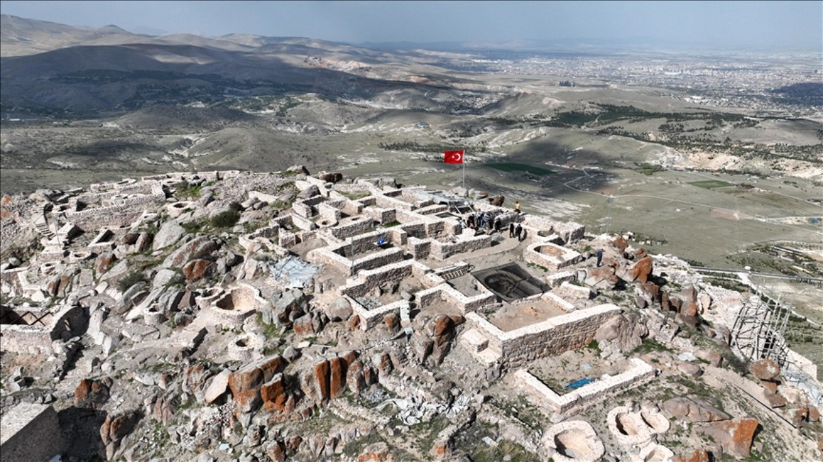 Konya’daki Gevele Kalesi turizme kazandırılacak